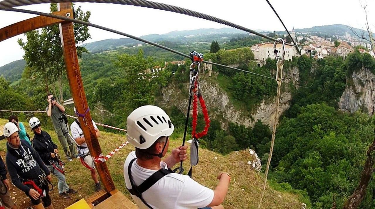 Farm Stay Synergia - Hiden Treasure Pazin Buitenkant foto